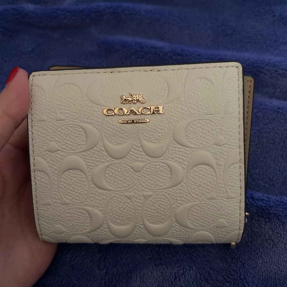 WHITE/CREAM COACH WALLET